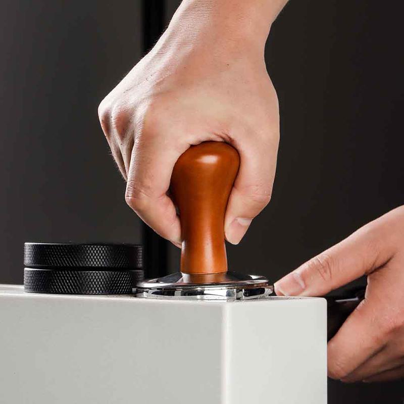 49/51/53/58mm Dřevěný pěchovadlo na kávu Vnitřní pružina Vyvážená síla Kávový kladivo Nerezová základna Nástroje pro baristy