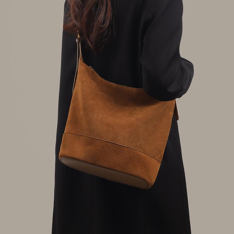 Bags Women's New Women's Bags Autumn and Winter Leather Shoulder Underarm Bags Maillard Fashion Commuter Bucket Bags