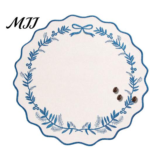 Heat Resistant Table Mats for Hot Dishes Embroidered Round Placemat, 15 Inch Scalloped Leaf Bow Embroidery Durable Fabric Kitchen Washable Insulation