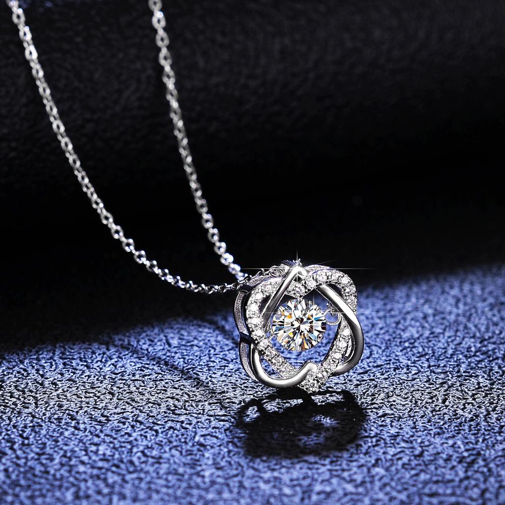 0.5ct Moissanite Necklace for Women Sparkling Simulated Diamond Pendant Beating Heart S925 Silver Fine Jewelry Gift