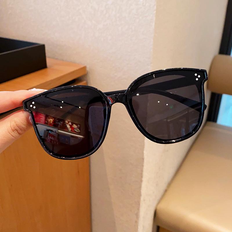 Trendy Polarized Aviator Sunglasses for Boys & Girls - UV Protection