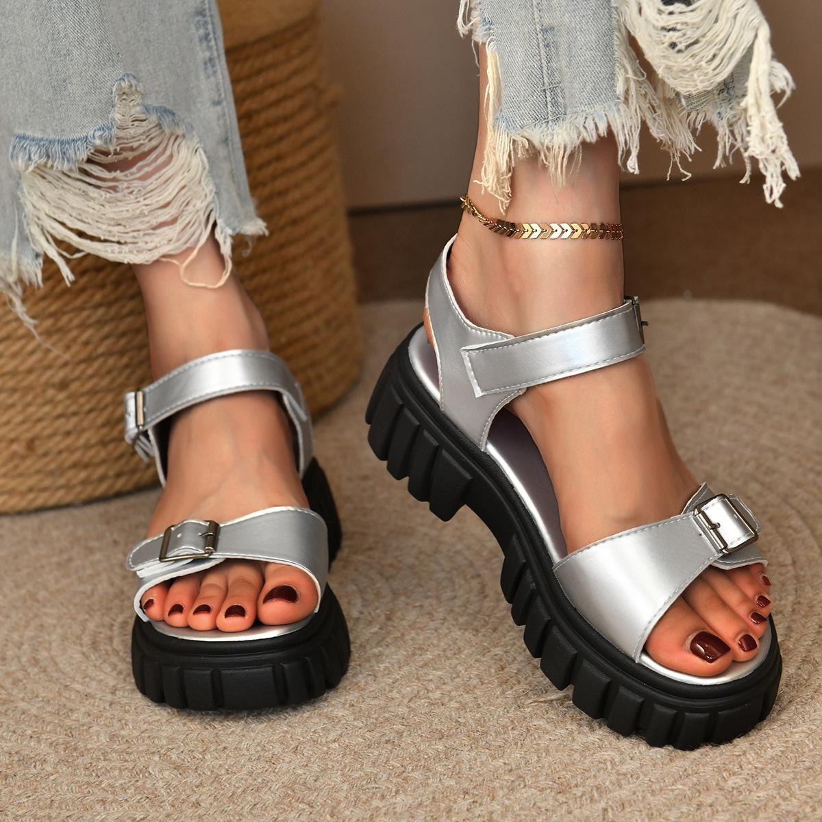 

2025 summer new fish mouth European and American foreign trade large size square buckle fashion thick heel one word buckle with platform sandals women 43 серебряный