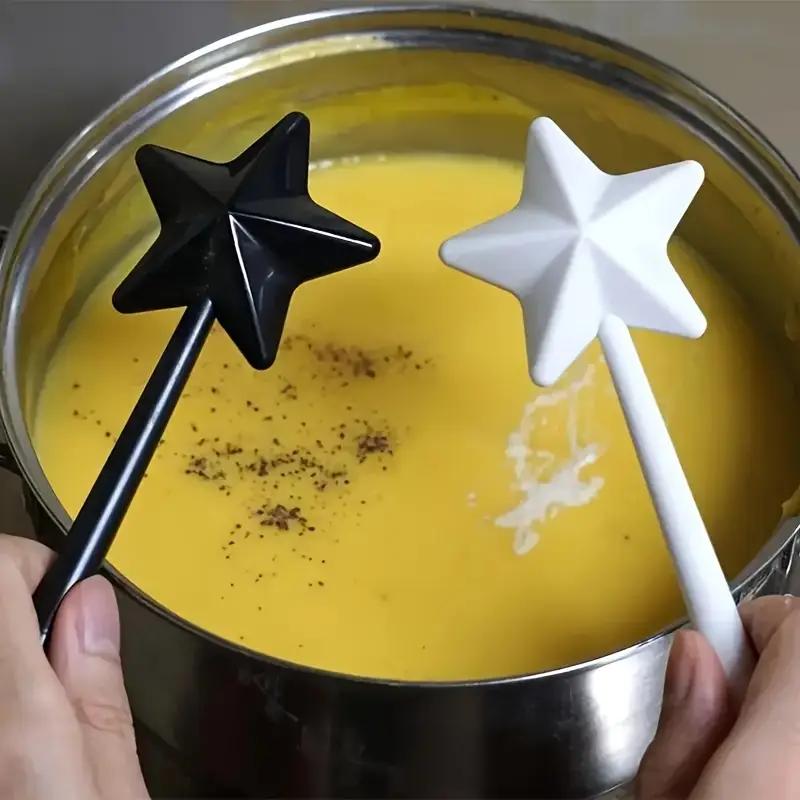 1PCS Creative Kitchen Black Pepper Seasoning Gadget Seasoning Bottle Star Pepper Seasoning Magic Wand