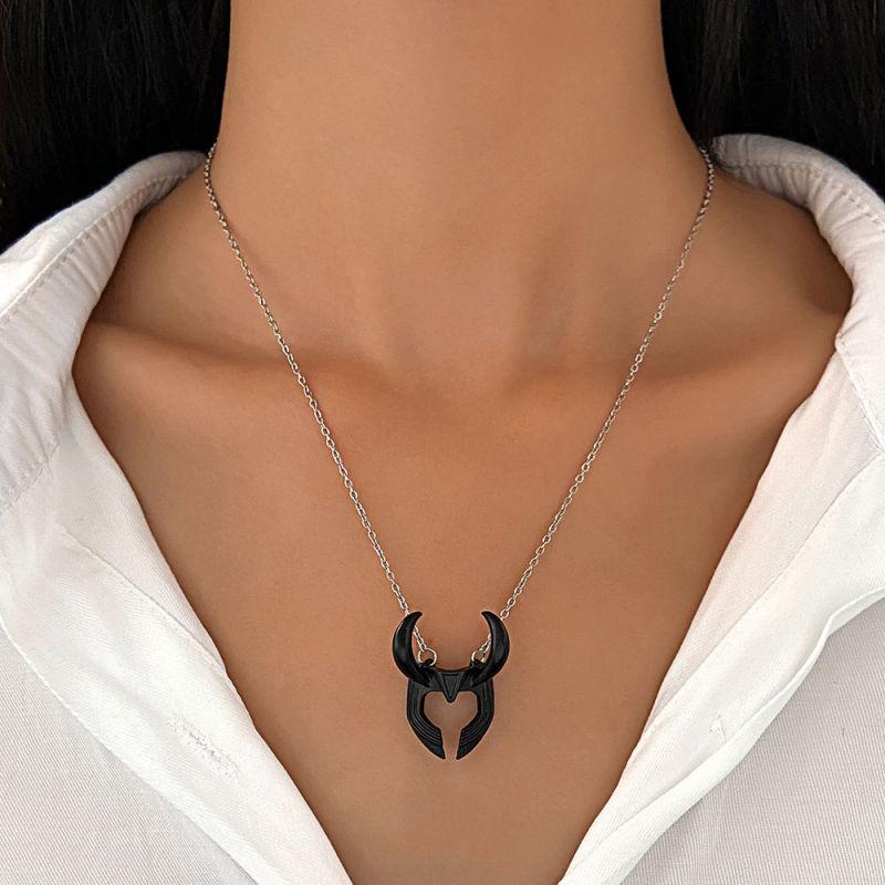 European and American Bull Head Pendant Street Hip Hop Retro Simple Fashion Punk Style Bull Horn Necklace Accessories