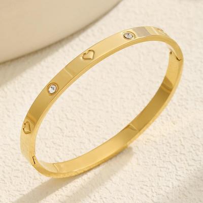 Elegantes Liebesherz Titanstahl Armband mit Diamanten