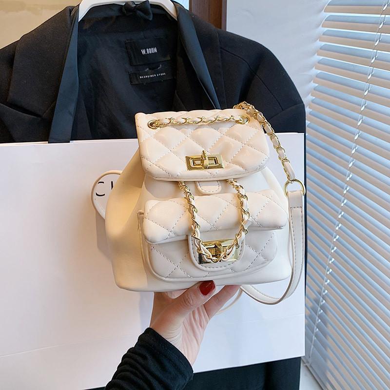 2023 New Fashion Diamond Grid Chain Lightweight Casual Large Capacity Backpack Lady Small Fragrance Style All-match Women's Small Backpack