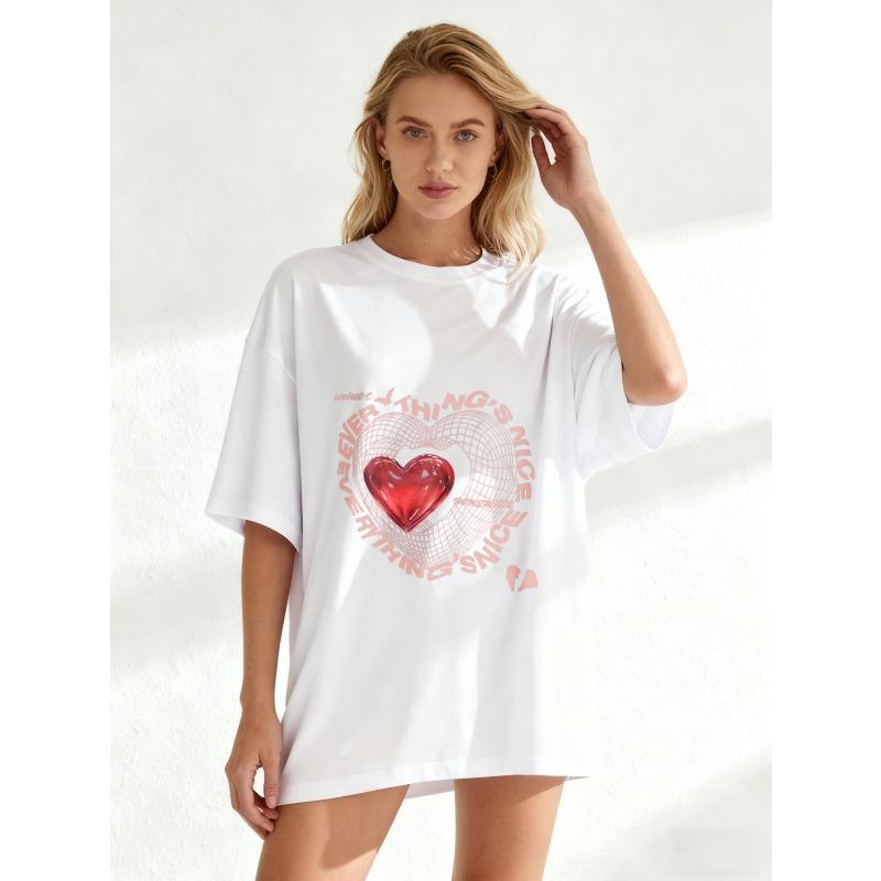 Oversize Women's Short-Sleeve T-Shirt with 3D Red Heart, Grid Pattern and "EVERYTHING'S NICE" Text Print