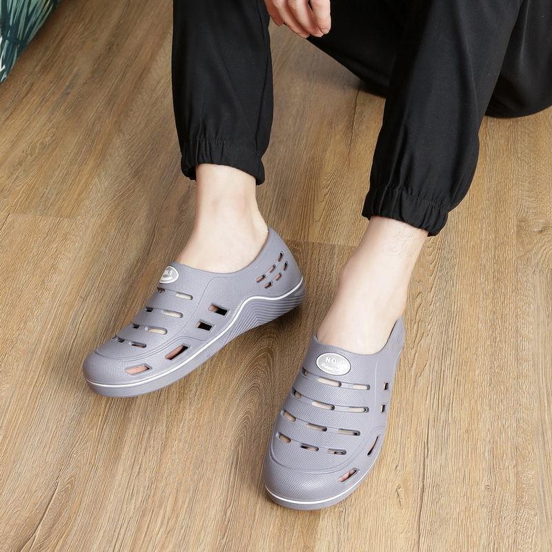 

Новые туфли с отверстиями мужские летние нескользящие рабочие туфли для мастерской повседневные студенческие сандалии дышащие с закрытым носком пляжные туфли для рафтинга 45 (one size smaller) серый