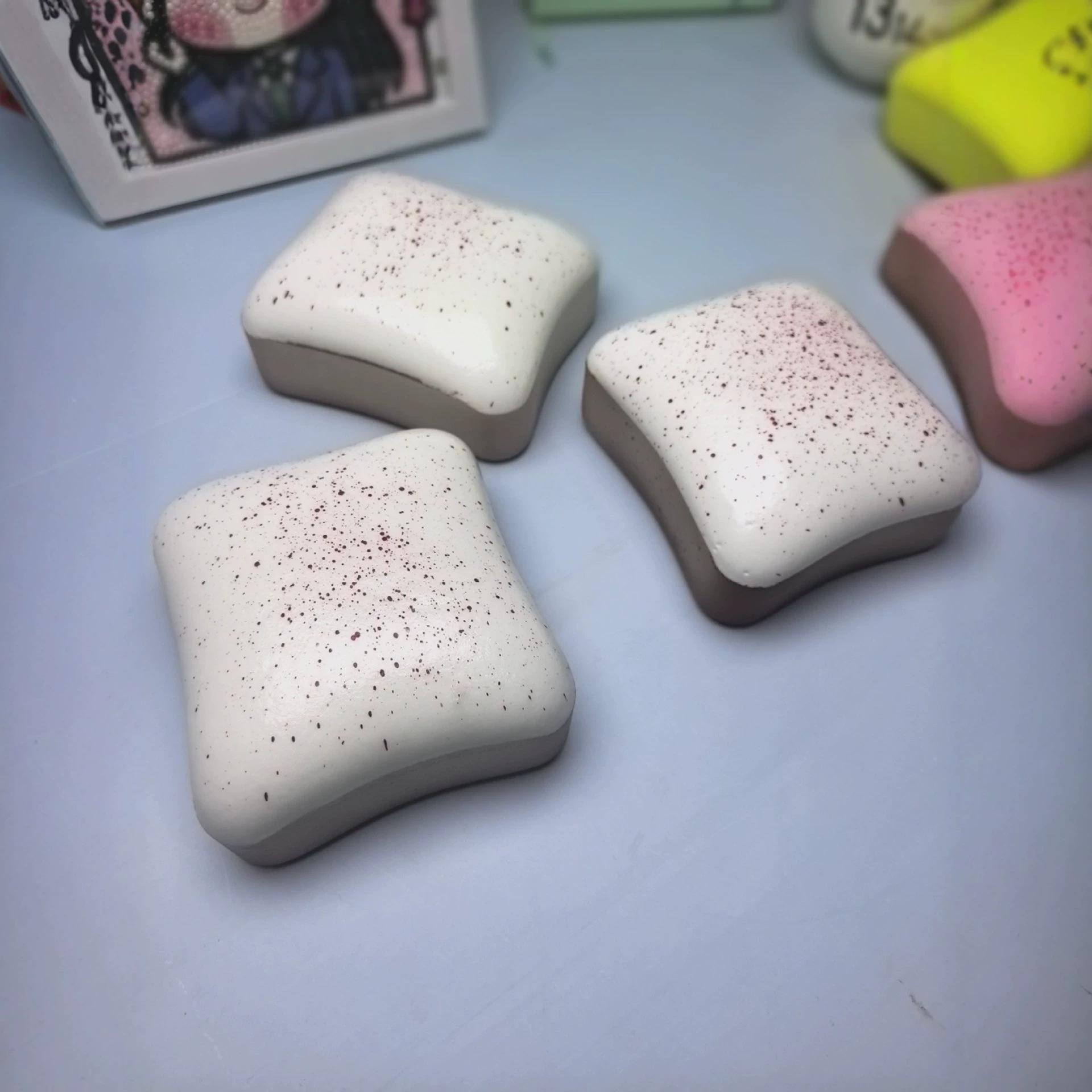 Broodvormig Boterachtig Squishy Speelgoed Langzame Terugslag Sensorische Knijp Stressbal wit