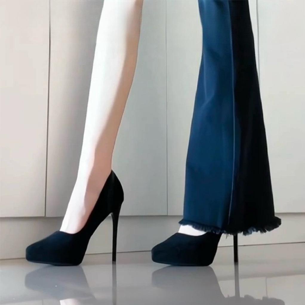 

Black waterproof table high heels spring and autumn 2025 new suede pointed head thin heel temperament small man not tired feet single shoes 40