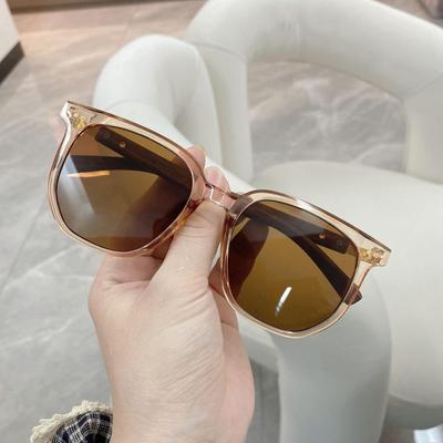 Occhiali da sole retrò poligonali in stile coreano con aste effetto venatura del legno per donna