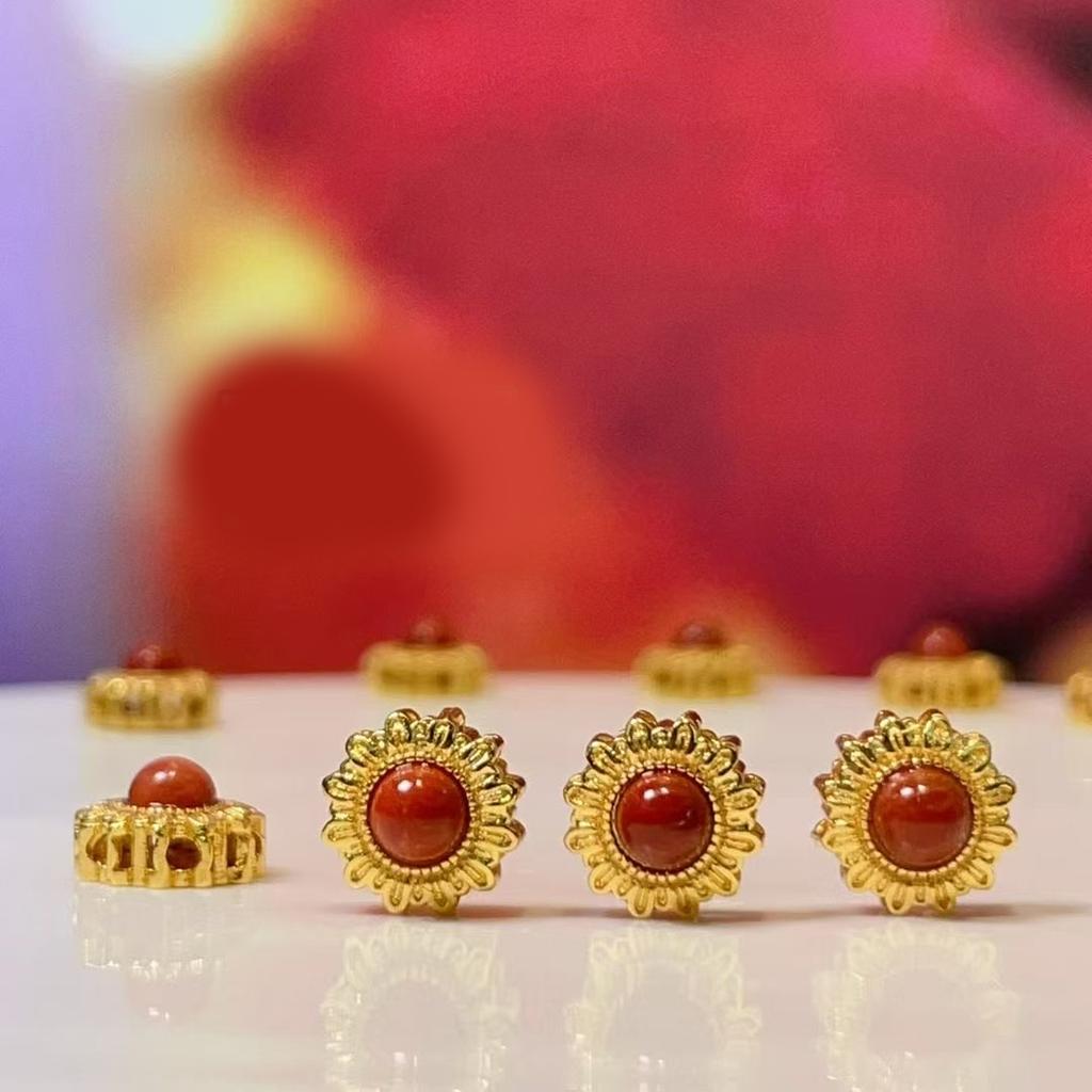 5Pcs, Red Green Natural Stone Gems Pendant with Golden Accents, Boho Handmade Round Charms for Jewelry Making DIY Necklace Accessories 8×8mm