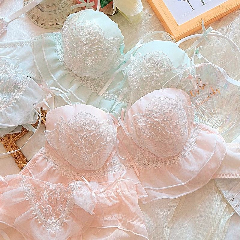 Girls Sweat Lace Bras Cute Push Up Bras Wireless Fashion Women's Underwear Brassiere Pink White Bras