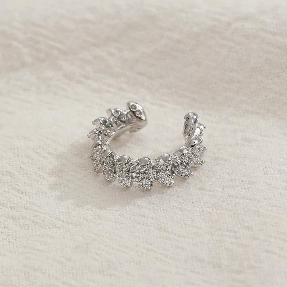 

Copper Crystal Leaves Earrings Clip for Women Shiny Round Zircon Ear Clip Personality C-Shaped Earcuff Fake Piercing Jewelry
