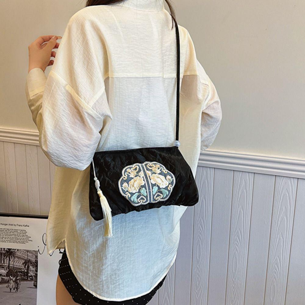 

Сумка через плечо с вышивкой и подвеской-кисточкой, старинная ретро-сумка под мышкой, китайская уличная сумка розовый