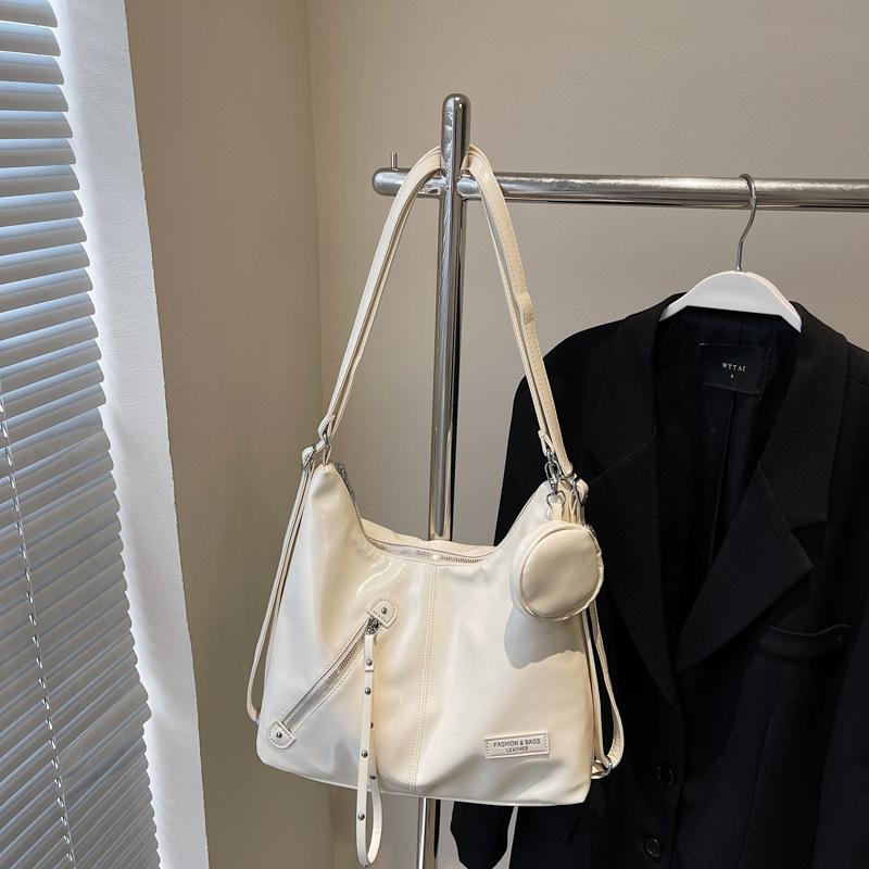 Large Capacity Backpack Women's Spring and Summer Versatile New Casual Shoulder Bag Commuter Tote Bag