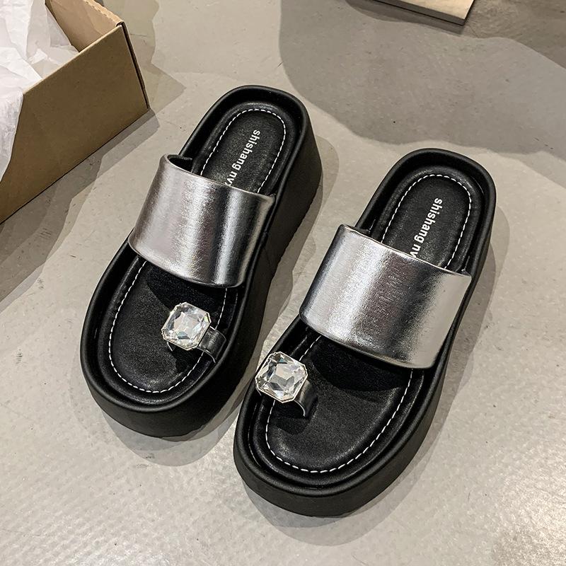 

Тапочки-маффины на толстой подошве для летней женской обуви, новые пляжные крутые тапочки с перемычкой и стразами, тапочки на каблуке зипо 40 серебряный