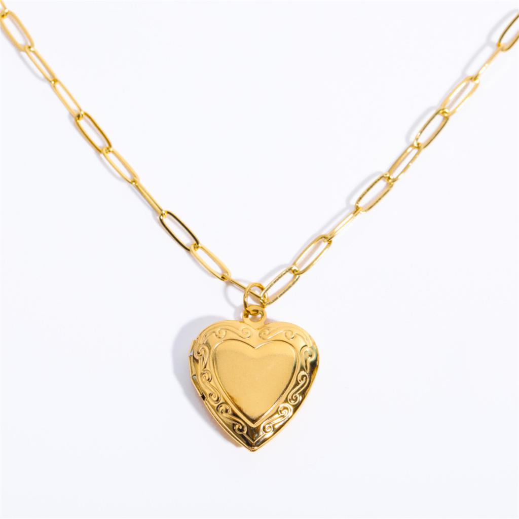European and American Open Heart Pendant Love Picture Box Necklace Sweater Chain Chain Gold Plated Color