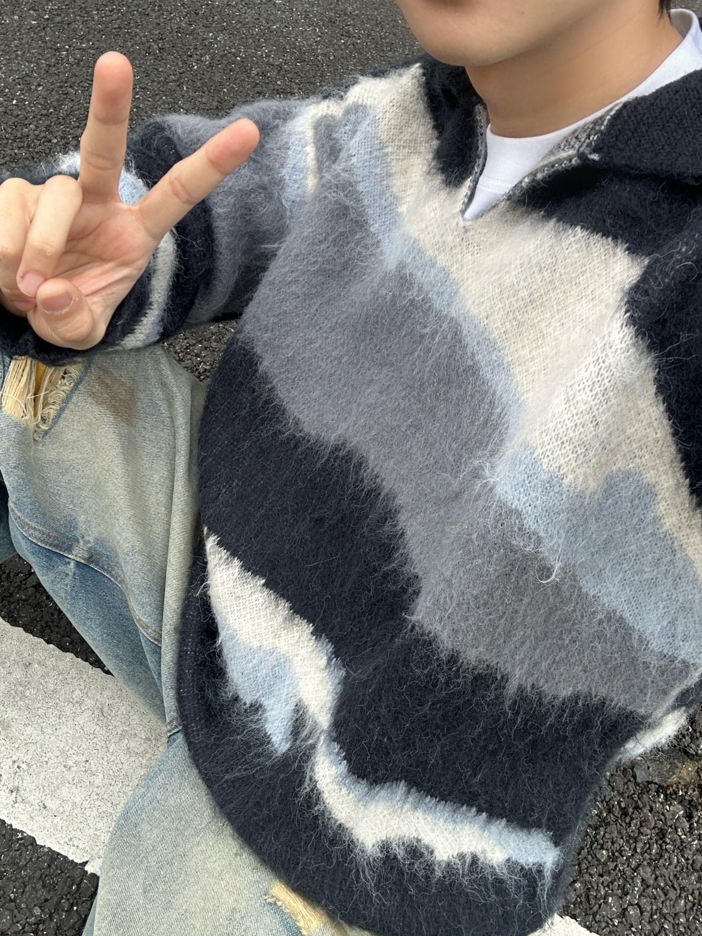 

Men s Color Block Striped V-Neck Casual Sweater - Autumn/Winter 2025 Collection XL синій