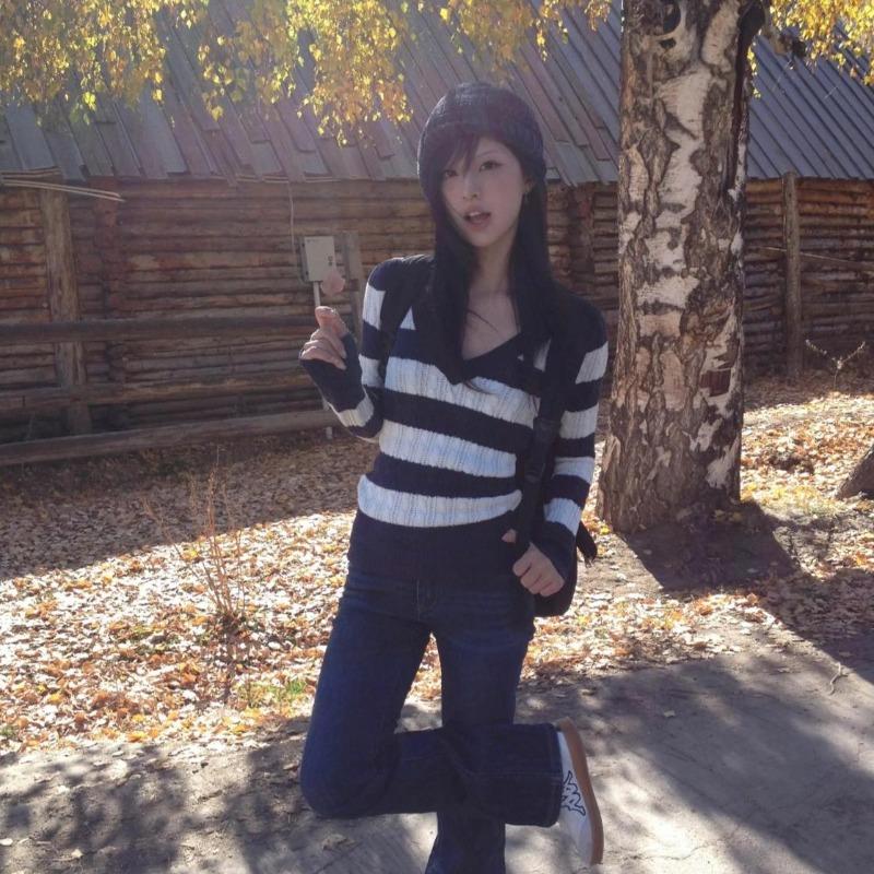 2KWEIRD Y2k V-neck Striped Sweater Vintage Harajuku Knit Slim Pullovers Korean Style Knitwear 2000s Aesthetics