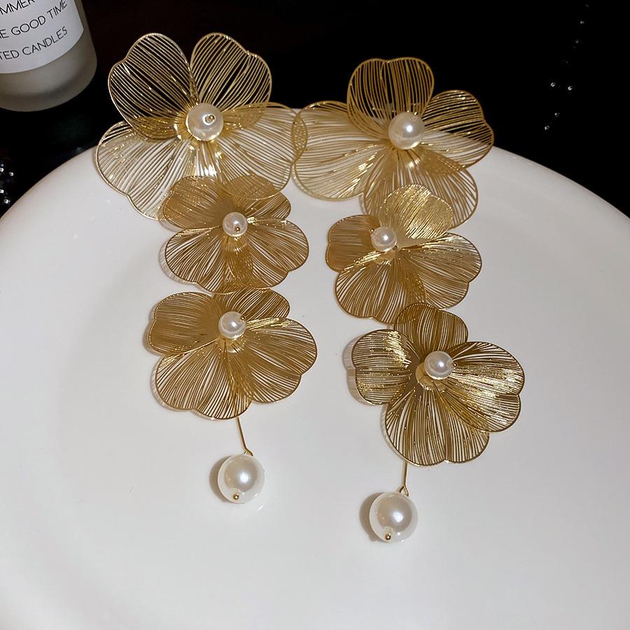 Silver Needle Diamond Flower Pearl Stud Earrings Unique Earrings Exaggerated Earrings Women