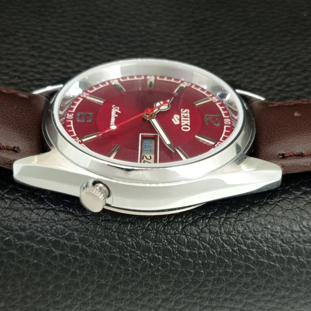 AUTOMATIC VINTAGE REFURBISHED SEIKO 5 7009A JAPAN MENS RED DIAL WATCH a445607-1