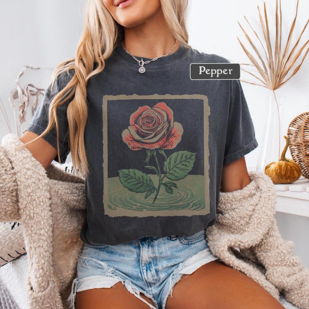 

Vintage Cottagecore Rose T-shirt Bohemian Flower Graphic Tee Short Sleeve Oversized Suitable for Everyday Casual Vacation S