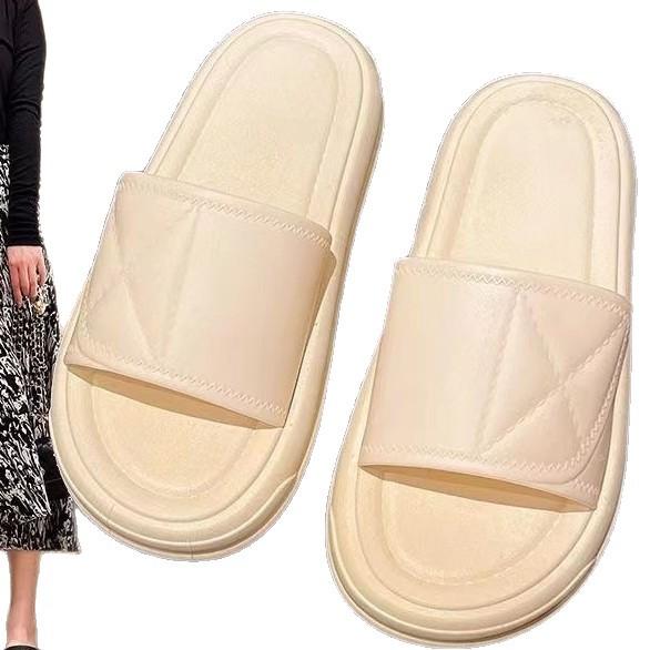 Summer Outer Slippers Women's Home Indoor Bathroom Slippers Soft Thick Bottom Stepping On Shit Feeling Couple Cool and Comfortable