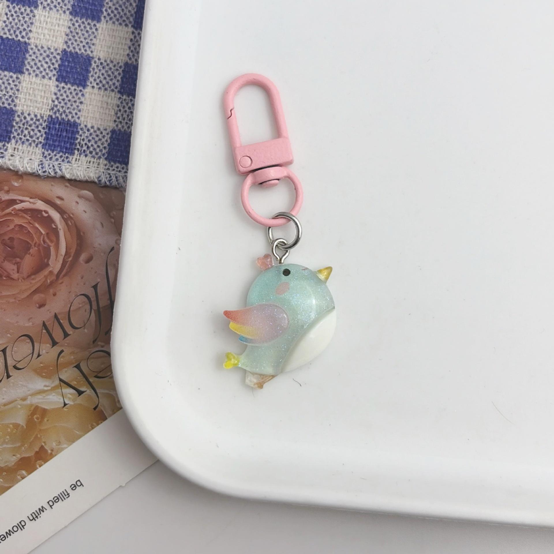 Cartoon Glitter Insect & Animal Resin Keychain Pendant - Heart-Shaped Girly Gift for Couples & Best Friends