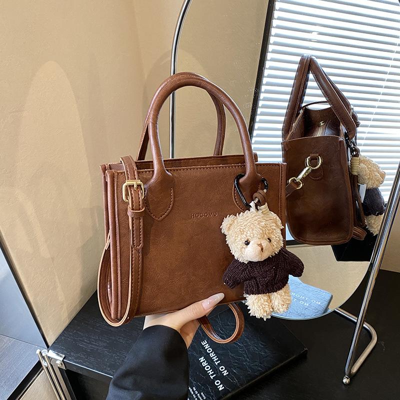 Small bag women's autumn and winter new retro shoulder messenger bag popular portable small square bag