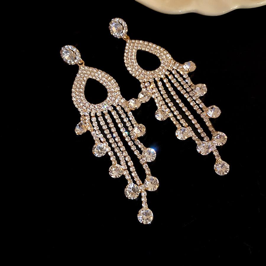 

Silver Needle Diamond Round Fringed Earrings Fashion Light Luxury Banquet Dress Versatile Earrings Light Luxury High-end Earrings Women