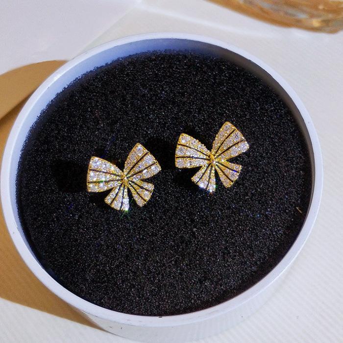 Tide Bow Earrings Cute Girl Heart Stud Earrings Small Pierless Earrings