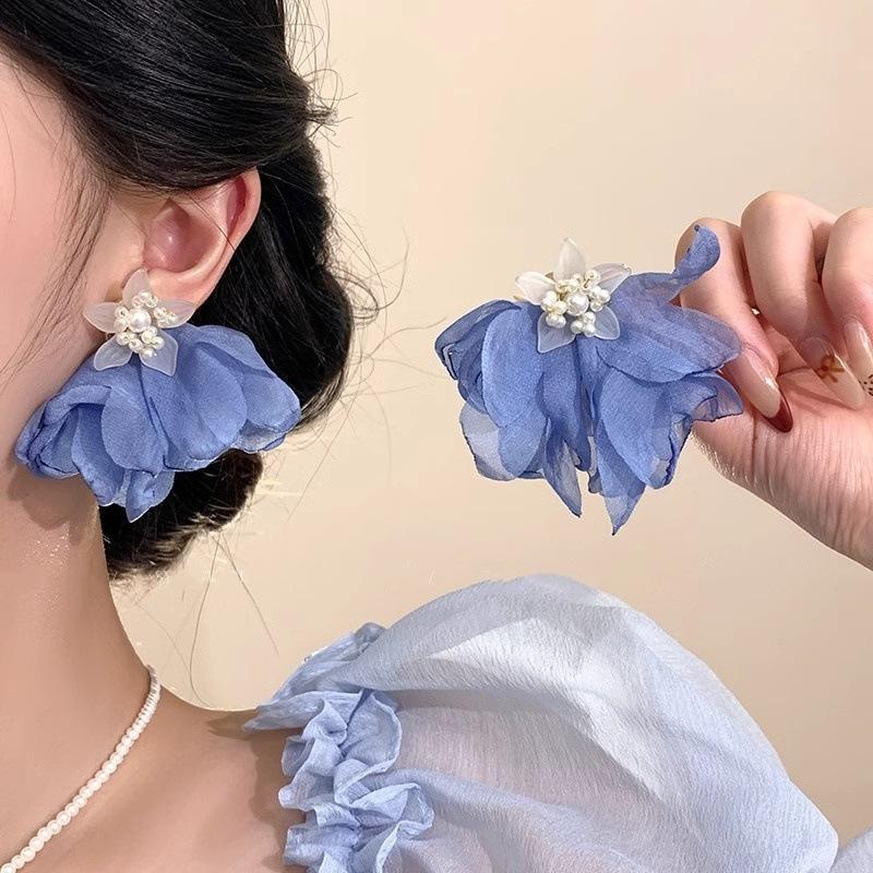 LATS Unique Exaggerated Gradient Blue Flower Crystal Tassel Earrings for Women Beautiful Ear Accessories Trend Jewelry