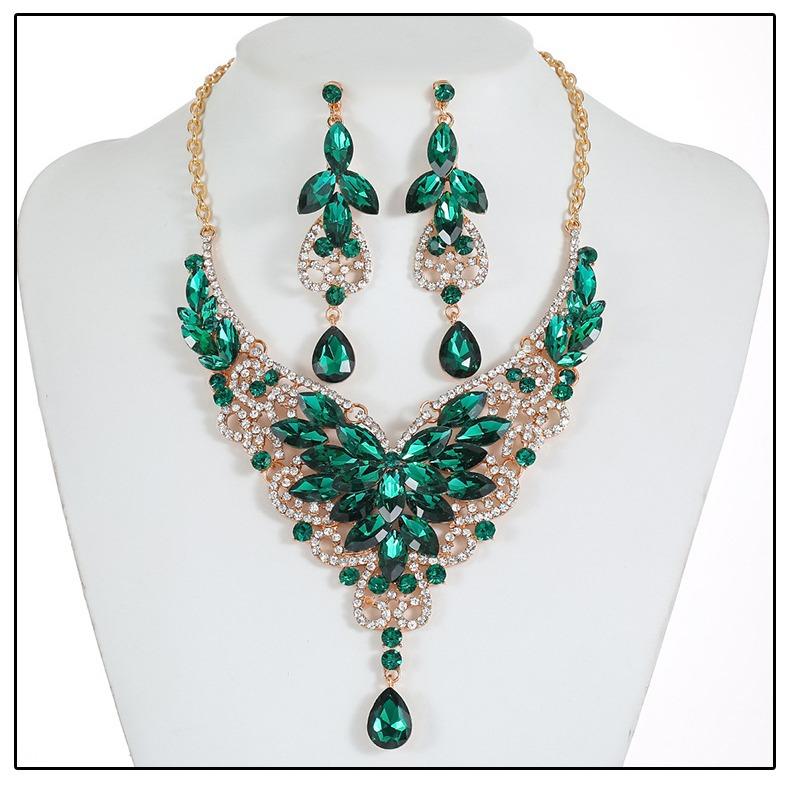 Exaggerated Atmosphere Retro Design Sense Crystal Gemstone Jewelry Necklace Set Women'S Accessories