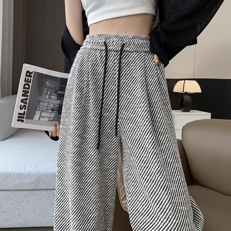 Sommerhose für kleine Frauen mit hohem Bund, Streifen und weitem Bein