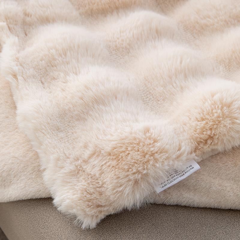 Imitation Rabbit Fur Plush Blanket Winter Warmth Comfortable Blankets Bed Luxury Warm Sofa Cover Throw Blanket and Pillowcase