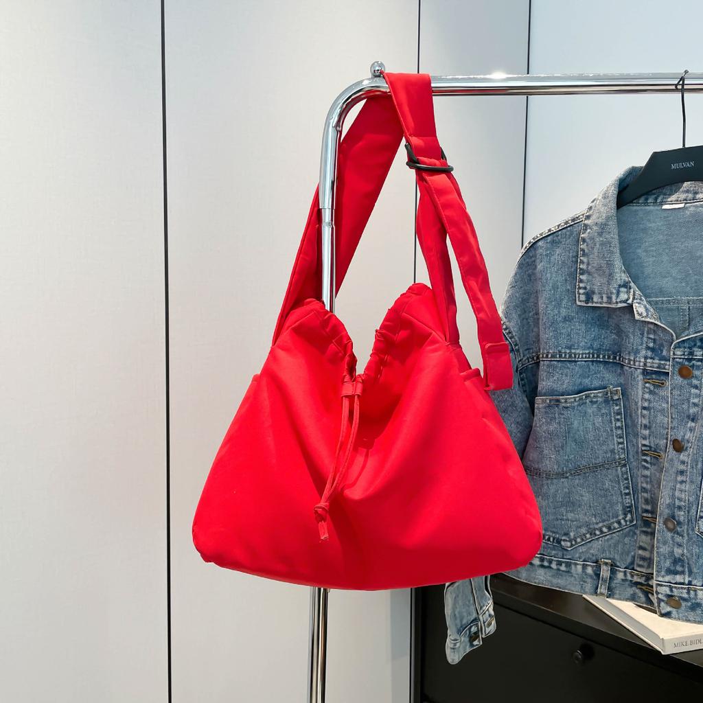 New Large-capacity Nylon Cloth Dumpling Bag Women's Autumn High-end Women's Bag Versatile Messenger Bag Fashion Literary Shoulder