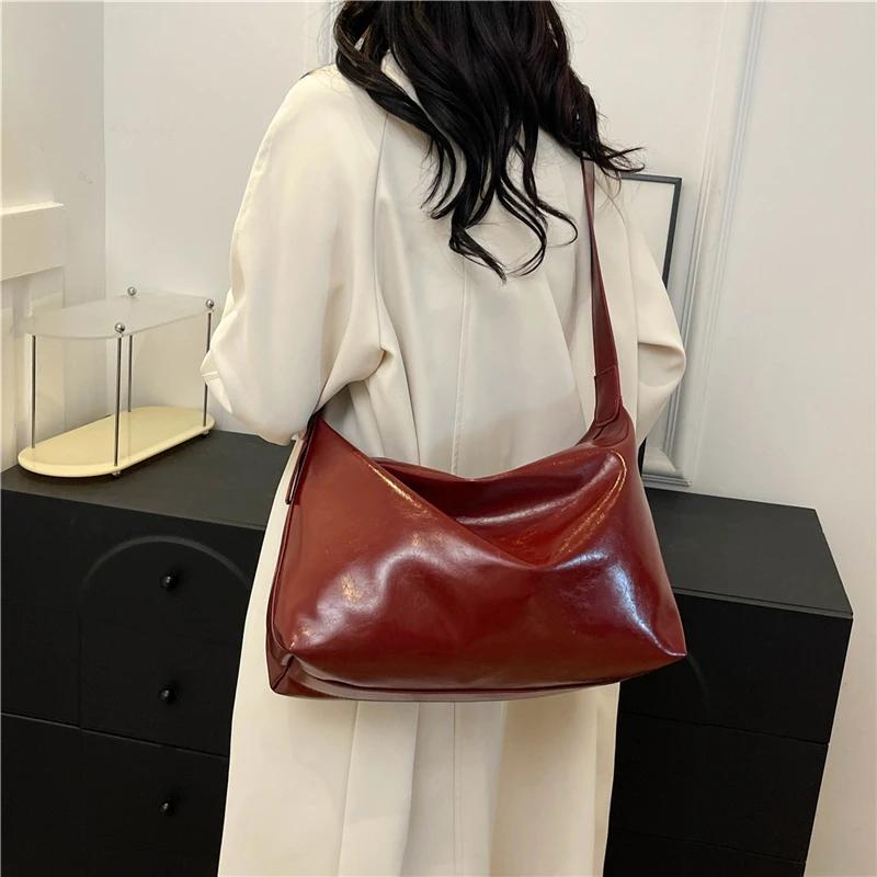 Simple women's crossbody bag displacement bag large capacity single shoulder niche design senior sense fashion new