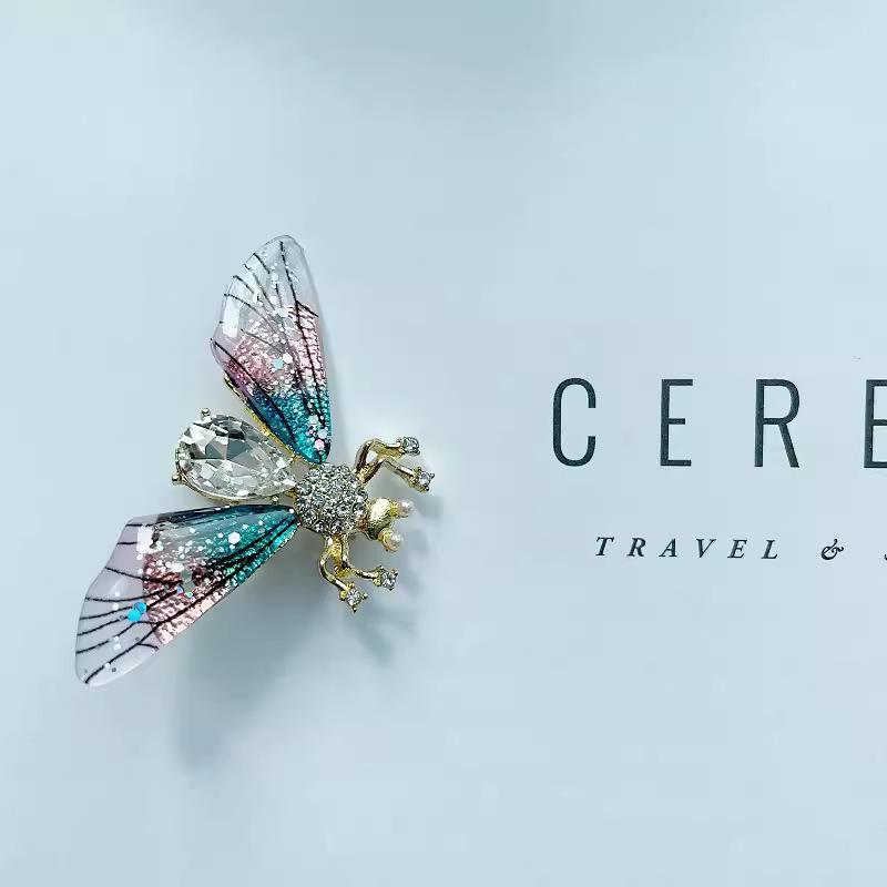 New Fairy Pink Bee Brooch High-end Transparent Wings Fashion Trend Animal Accessories Pin