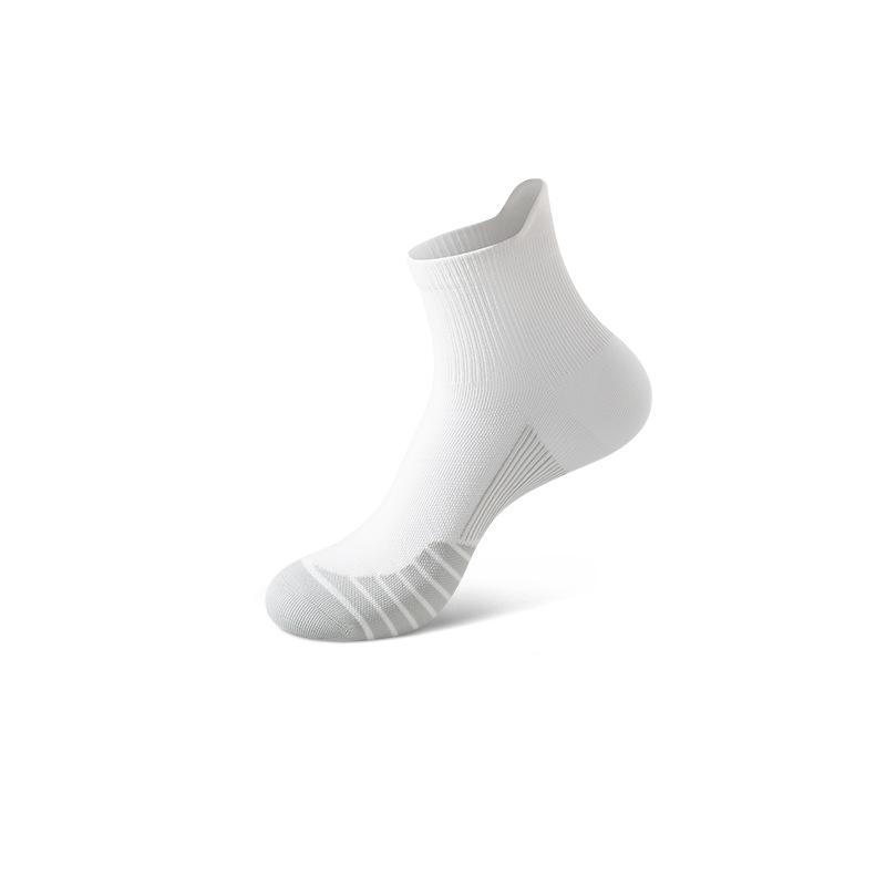 Men s Quick-Dry Breathable Sports Socks - Sweat-Wicking for Running, Badminton, and Marathon, Mid-Calf Length One Size
