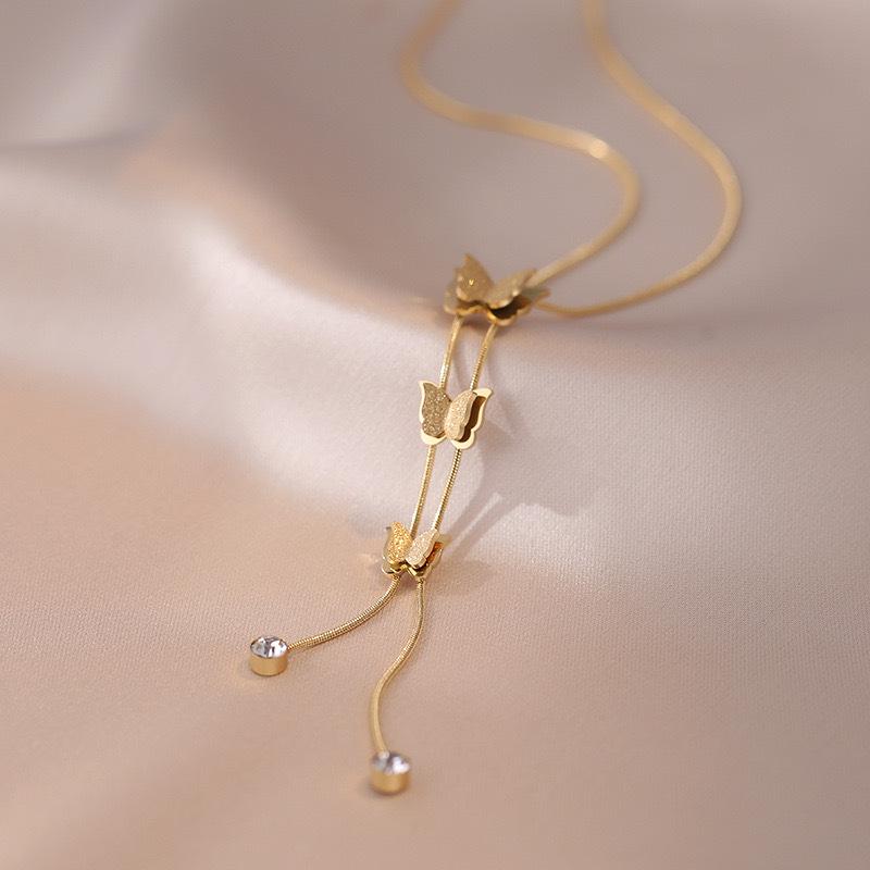 Butterfly Necklace with Color-Retaining Zircon - Fashionable, Versatile Women's Jewelry Accessory.