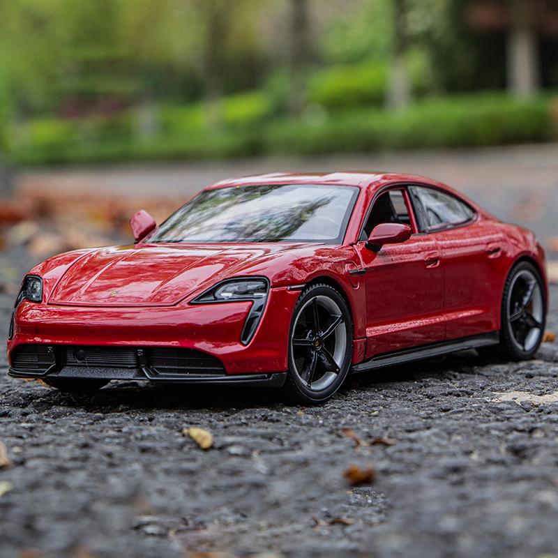 Welly 1/24 Porsche Taycan Turbo S Alloy Car Model Diecasts Metal Toy Sports Car Model High Simulation Collection Childrens Gifts