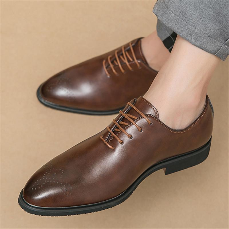 Fashion Designer New Black Brown Men's Pointed Lace Up Brogues Oxford Shoes Male Wedding Dress Homecoming Formal Wedding Footwear