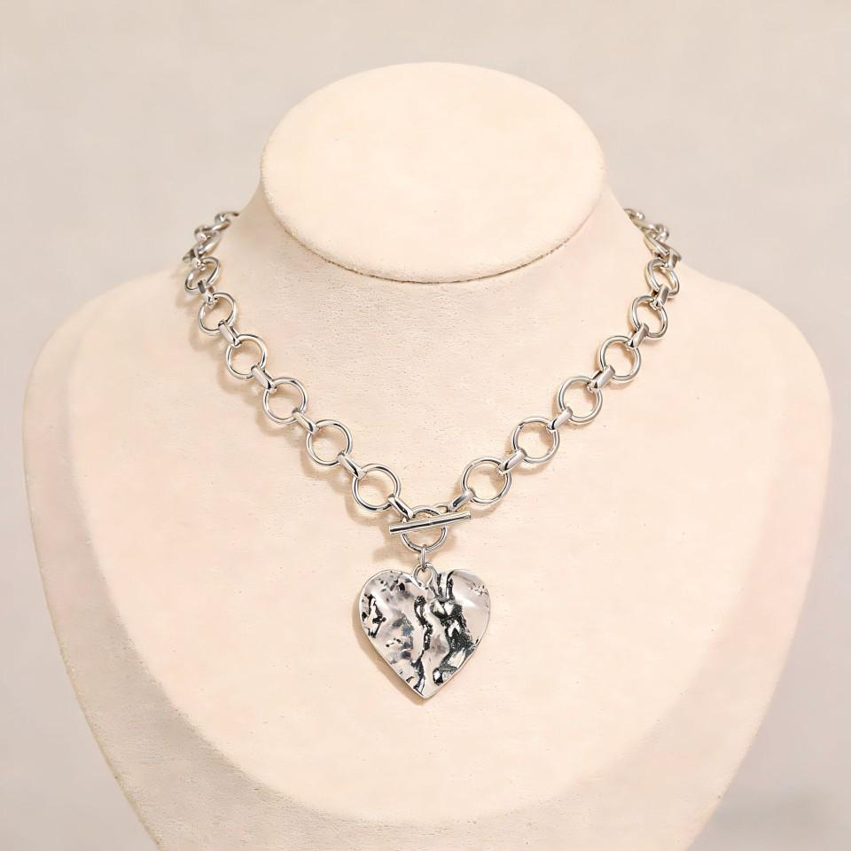 Elegant Peach Heart Hammered Necklace - Women's Clavicle Chain for Daily Wear