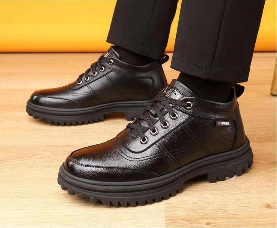 Модные зимние теплые и удобные мужские ботинки телесного цвета — фото 7