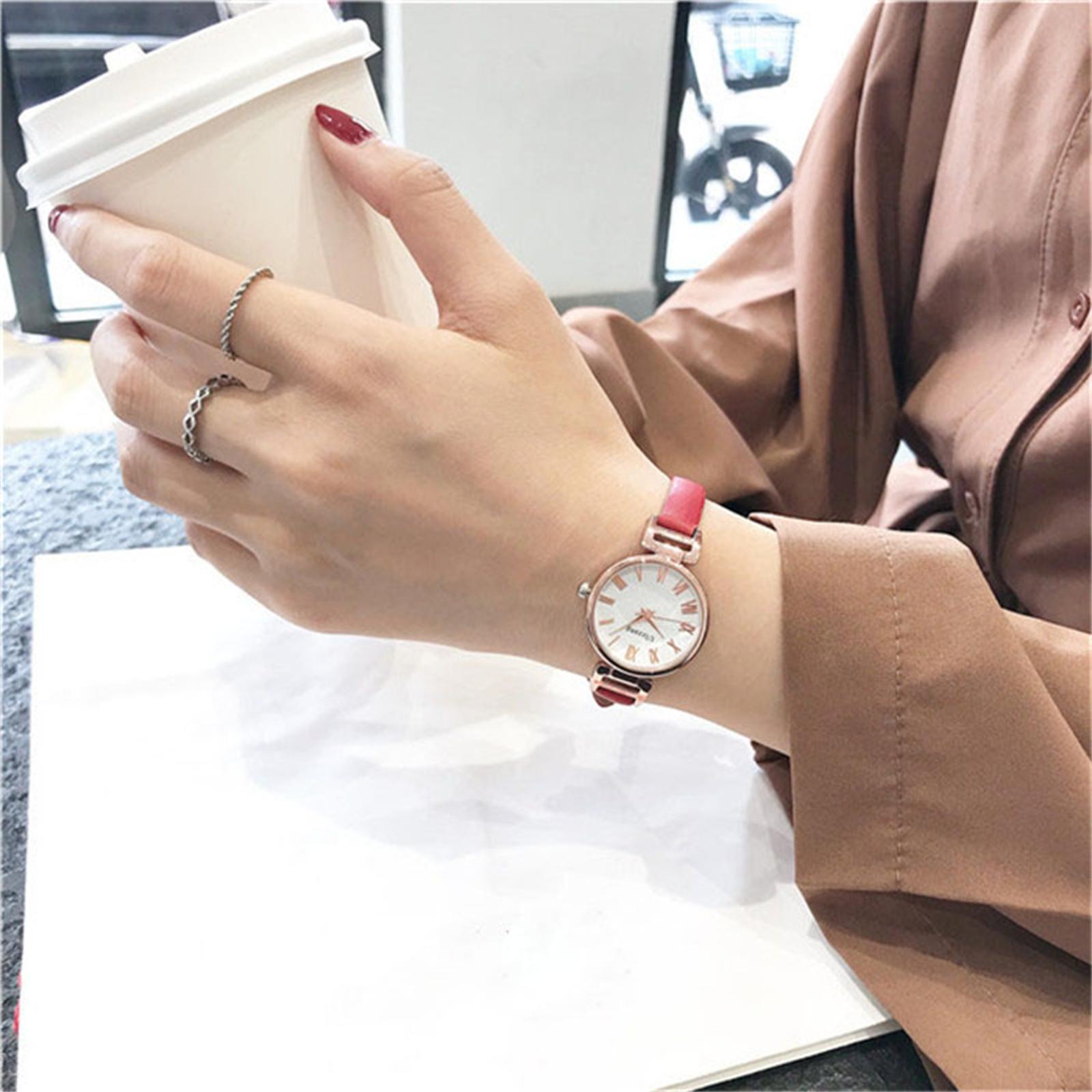 

Женские модные кожаные часы One Size