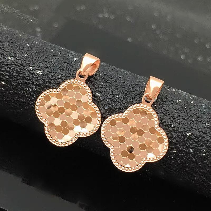 Exquisite Russian 585 Purple Gold Bright Dragon Scale Glitter Jumping Pendant Rose Gold Four-Leaf Flower Necklace