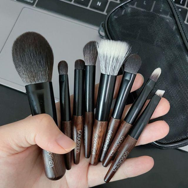 

Rhea - Set of 8: Makeup Brush with Bag With Bag - Makeup Brush - Brown & Black