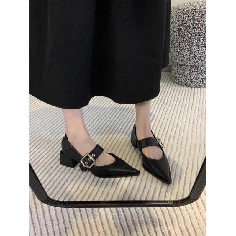 French retro Mary Jane thick-heeled single shoes women's 2025 new temperament pointed one-word buckle with small fragrant high heels
