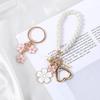 Piriuuo 2 Pcs Cute Pearl Keychains for Women, Flower Keychain Kit Imitation Pearl Chain Key Chain Golden Car Key Chain Flower Keychain Charm for